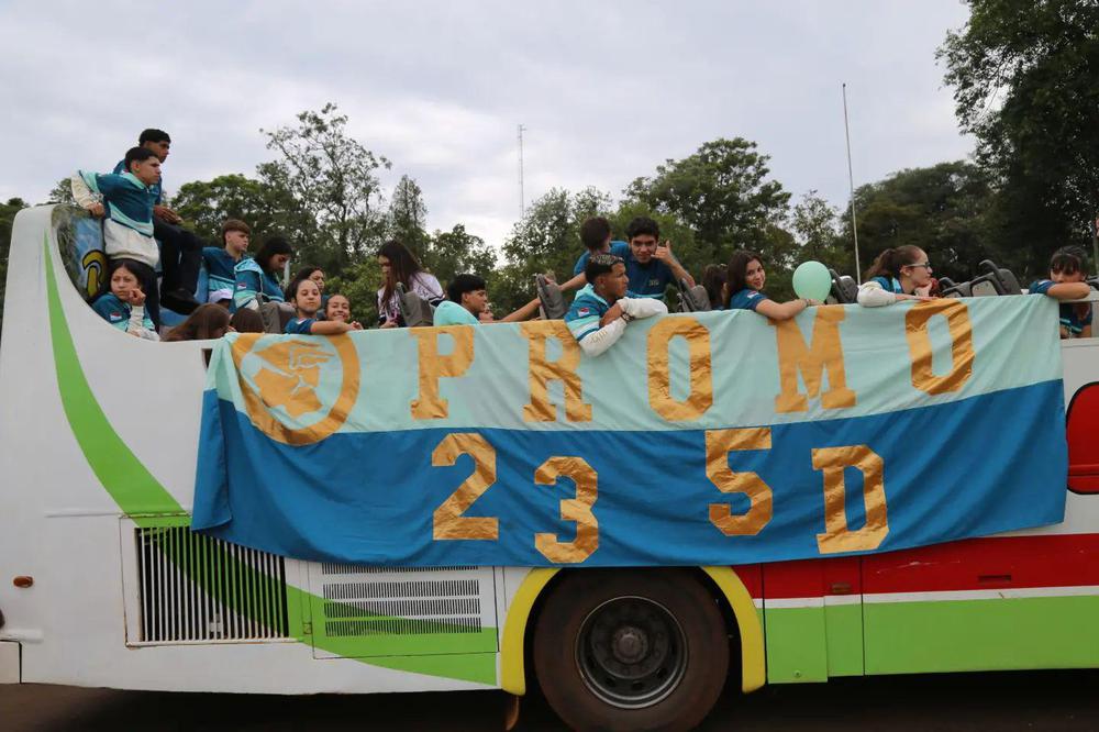 Eldorado Estudiantes De La Escuela Provincial De Comercio N